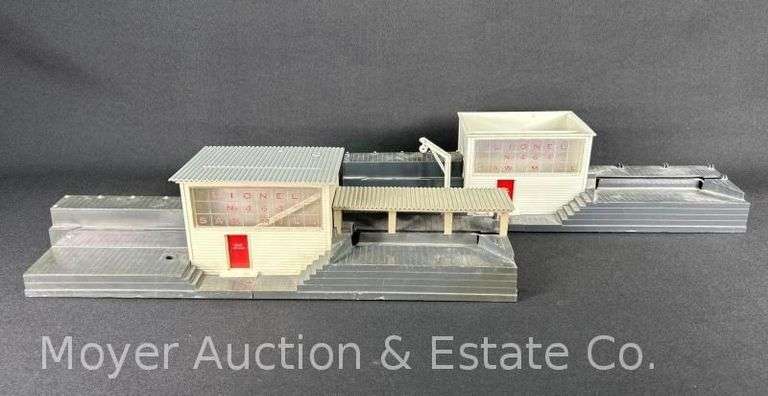 Lionel No. 362 Barrel Loader and No. 397 Coal Loader image