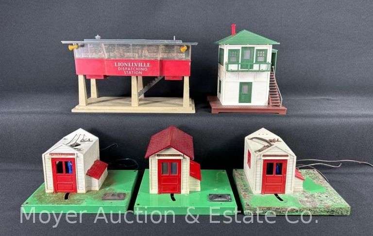Lionel Dispatching Station, (3) Automatic Gateman, and Switch Tower image