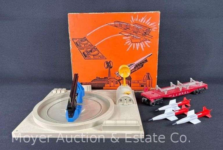 Lionel No. 0470 Missile Launching Platform with Flatbed Car image