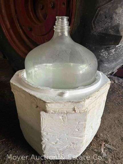 5 Gallon Glass Carboy with Foam Case image