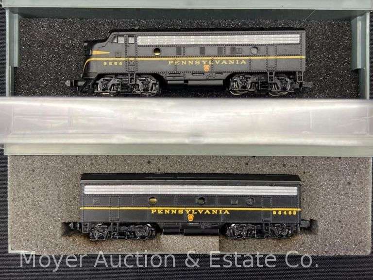 Bachmann Spectrum N Scale Pennsylvania F7 AB Diesel Set, with Plastic Cases