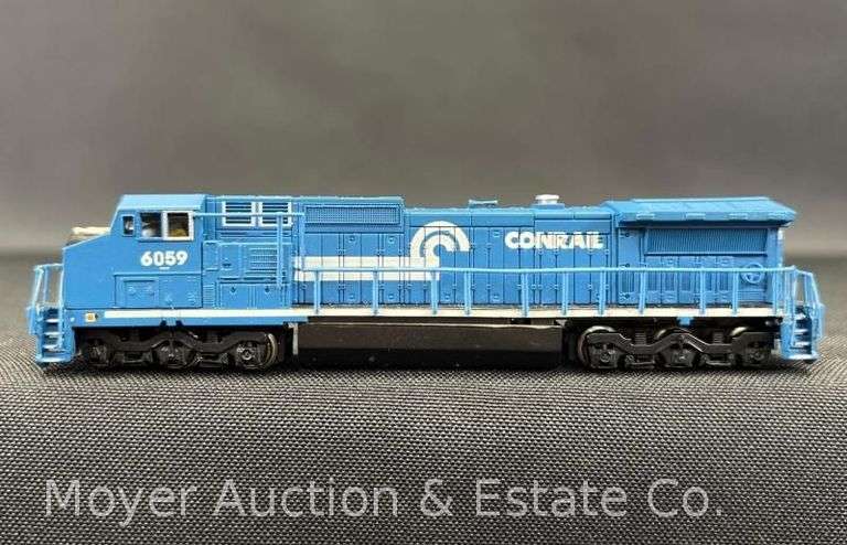 Bachmann Spectrum N Scale Conrail Diesel Locomotive, with Original Plastic Case image