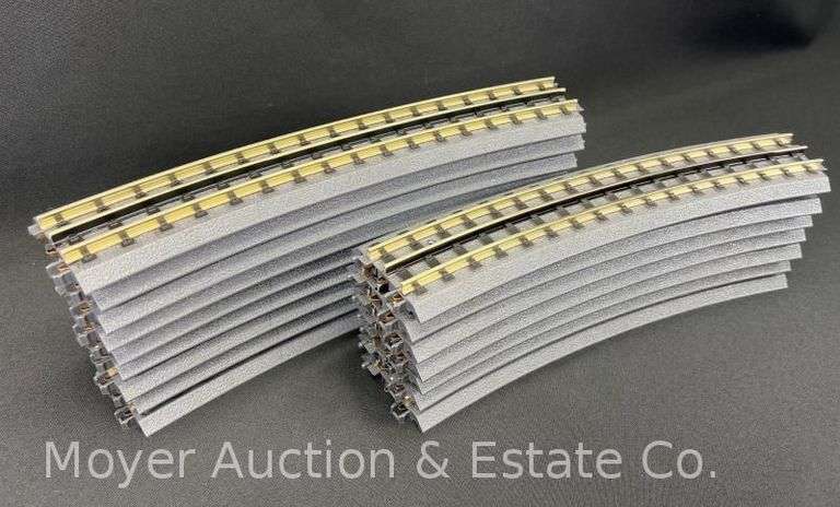 (16) MTH FastTrack Curved Track Sections image