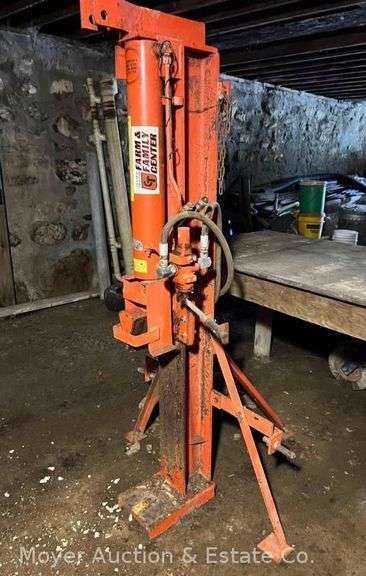 Central Tractor 3pt. Vertical Hydraulic Log Splitter, appears good, condition unknown
