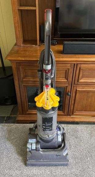 Dyson DC33 Vacuum image