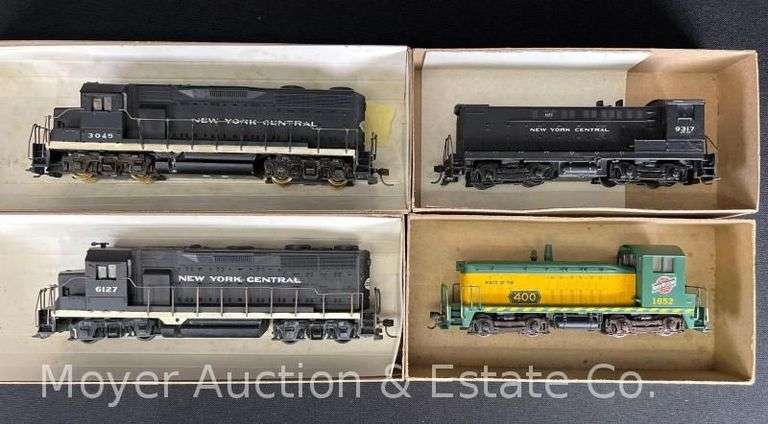 (2) Athearn HO Scale Switchers and Diesel Locomotive and Dummy Unit, with Mismatched Boxes image