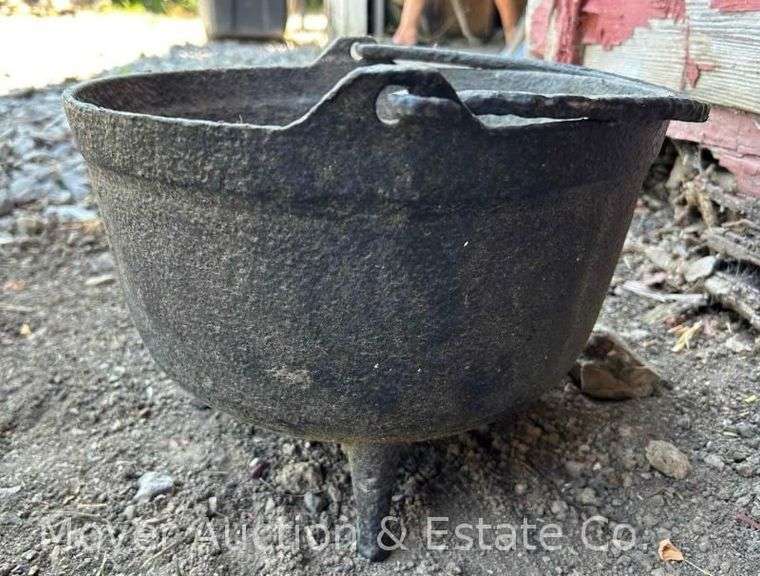 Early Cast Iron Kettle with Feet & Handle, 12"w
