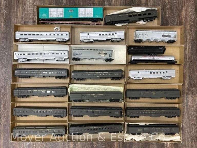 (20) Athearn HO Scale Freight and Passenger Cars, with Boxes image