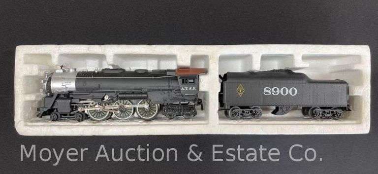 Lionel No. 8900 Santa Fe 4-6-4 Hudson Steam Locomotive and Tender