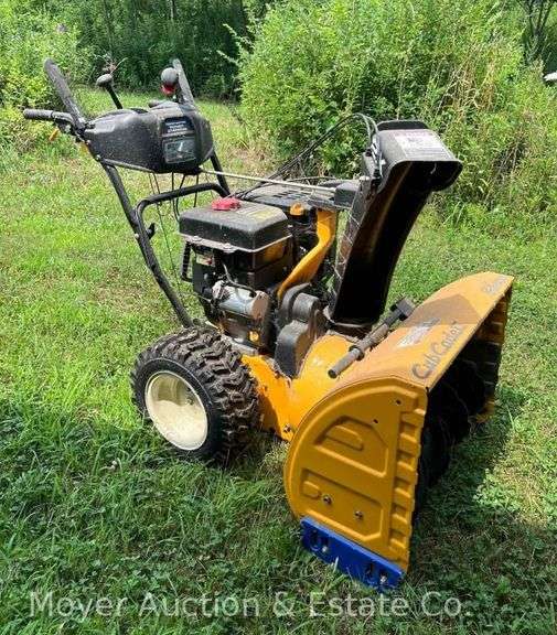 Cub Cadet 528SWE Snowblower, Electric Start, 277cc Engine, 28”w Cut image