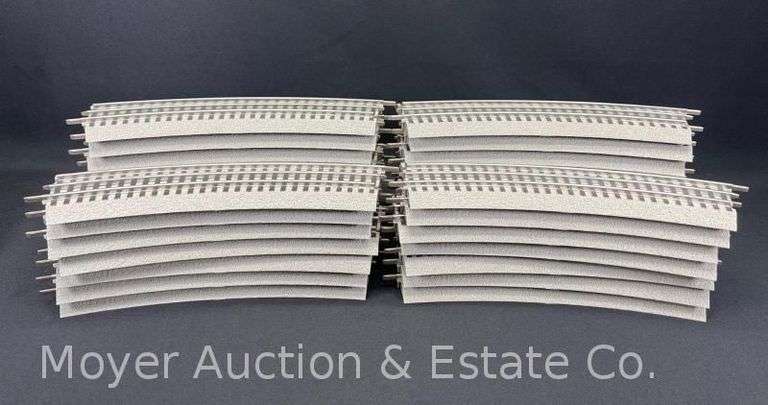 (30) Lionel FastTrack Curved Track Sections image