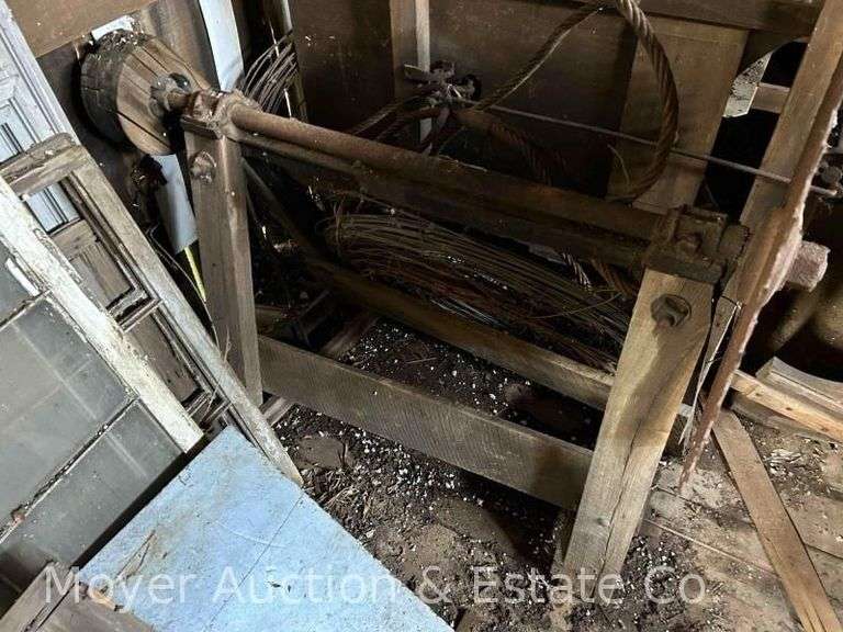 Antique Belt Drive Buzzsaw