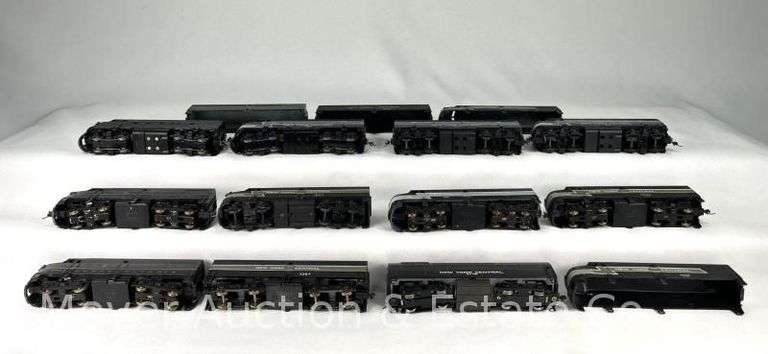 (6) HO Scale Diesel Locomotives, with Other Dummy and B Units