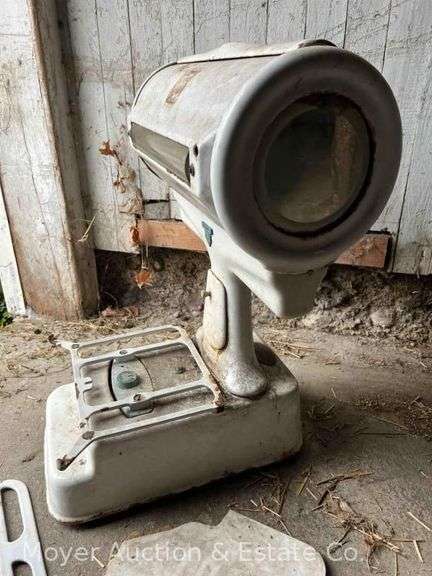 Barnes Produce Scale, White Porcelain, Broken Scale Bed, HEAVY, Must Bring Help to Load/Remove