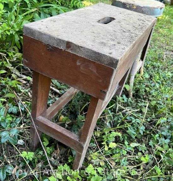 Primitive Country Bench, 24”w with Metal Shop Stool