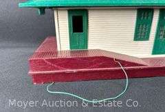 Lionel Freight Stations