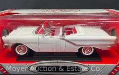 Road Signature 1957 Oldsmobile Super 88 1:18 Scale Die-Cast Model