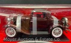 Road Signature 1932 Ford Coupe 1:18 Scale Die-Cast Model