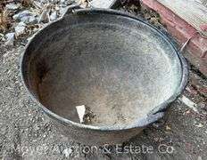 Early Cast Iron Kettle with Feet & Handle, 12"w
