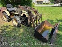 Pasquali 988 Italian Articulating Tractor with Loader, Blade and Box, 259 Hours