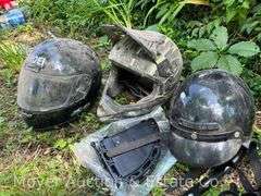 (4) Motorcycle Helmets and Allen Bike Rack