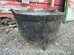 Early Cast Iron Kettle with Feet & Handle, 12"w