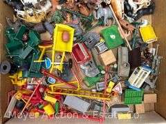 Group of Scale Layout Figures, Animals, Etc.