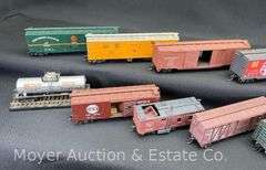(13) Asst. HO Scale Freight Cars