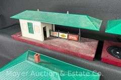 Lionel Freight Stations