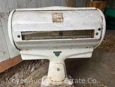Barnes Produce Scale, White Porcelain, Broken Scale Bed, HEAVY, Must Bring Help to Load/Remove