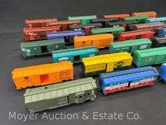 (30) Asst. HO Scale Freight Cars