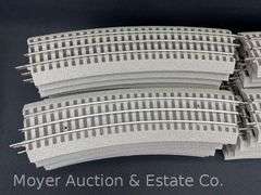 (30) Lionel FastTrack Curved Track Sections