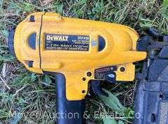Dewalt D51430 16 Gauge Medium Crown Staple Gun