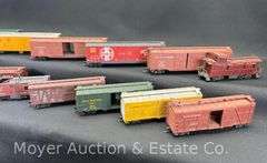 (13) Asst. HO Scale Freight Cars