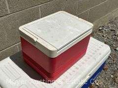 4 Picnic Coolers: Igloo 48, Igloo 'Picnic Basket', Igloo Polar 6, and Coleman Polylite 28 #5277