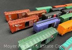 (30) Asst. HO Scale Freight Cars