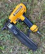 Dewalt D51430 16 Gauge Medium Crown Staple Gun