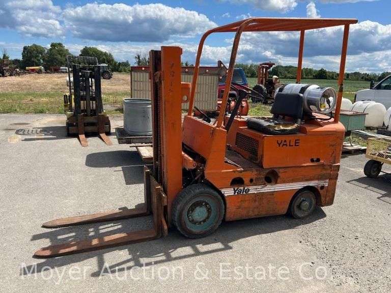 Yale 5,000lb Propane Forklift , Starts/Runs, NO BRAKES, 3,703 Hours image