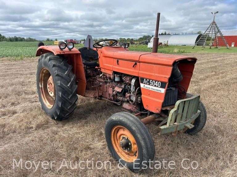 Allis Chalmers AC 5040 Tractor, 3-Point Hitch, Starts/Drives image