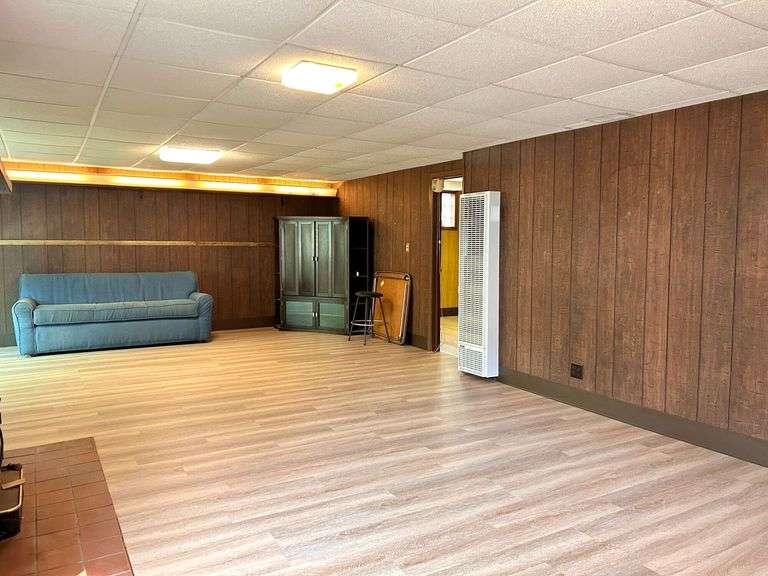 W. Seneca NY Real Estate Auction ~ 4209 Clinton Street