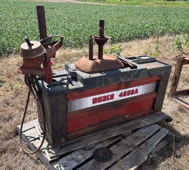 Coats 4050A Tire Machine image