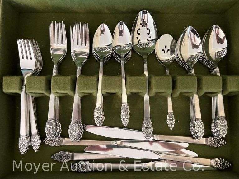 90pc. Oneida Stainless Flatware Set, in Wooden Chest image