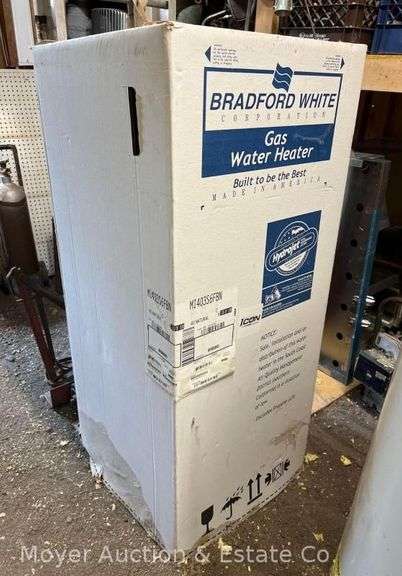 Bradford White Natural Gas Water Heater, 40gal., Appears to be New in Box image