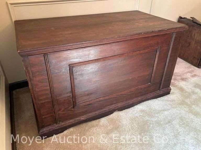 Antique Wood Blanket Box, 40"x23"x23", See Photos for Broken Leg image