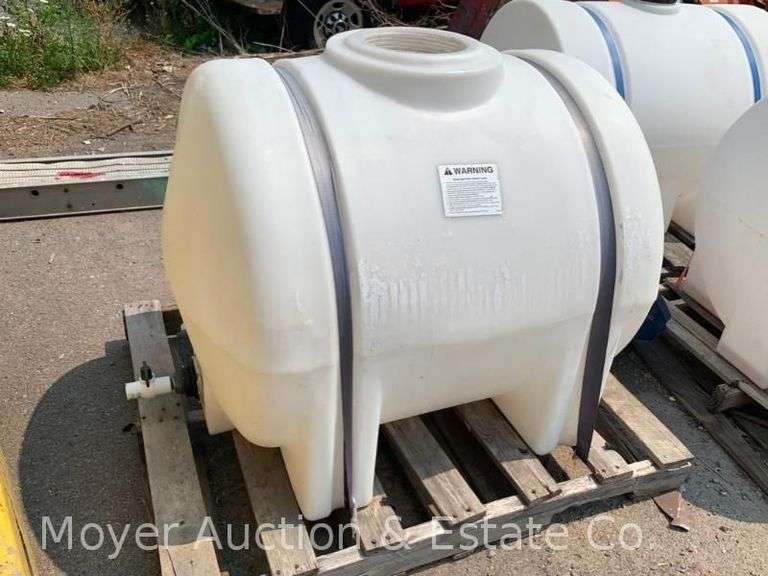 125-Gallon Horiz. Poly Tank, Strapped to Pallet, Missing Lid image