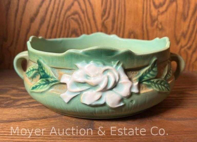 Roseville Pottery "Gardenia" Bowl, 626-6", 7.5"w image