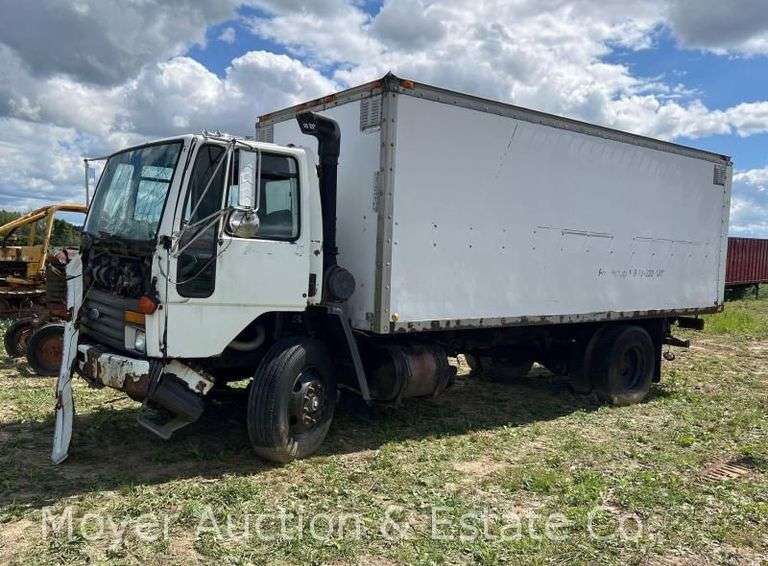 1992 Ford Cab-Over Truck with Utilimaster 20' Van Body,  Condition Unknown image
