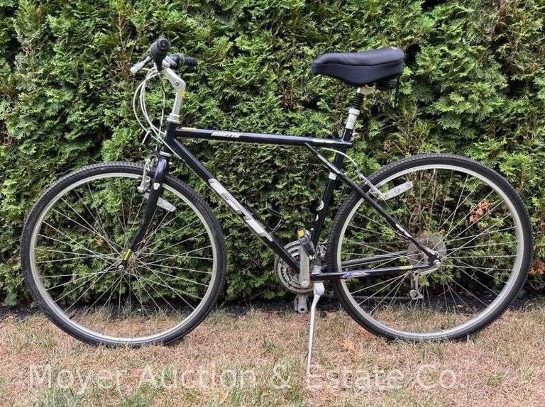 Arette GT Mens 10spd. Bicycle image