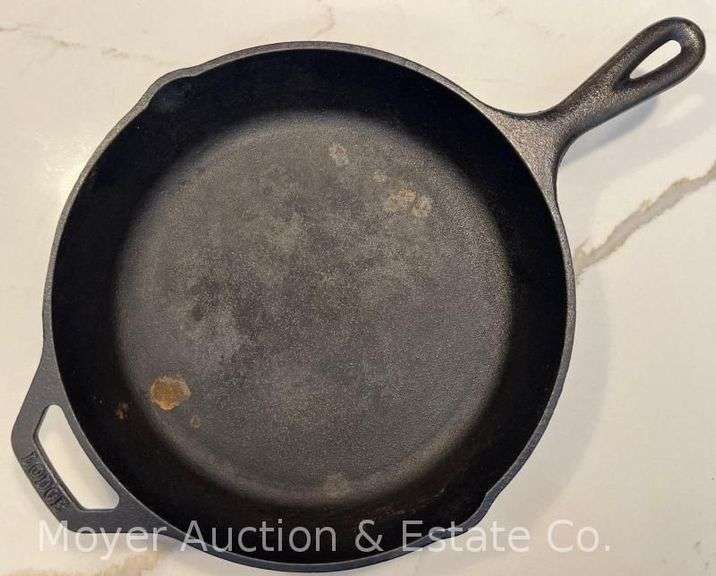 Lodge Cast Iron Skillet, 4 8SK, 10" Wide image