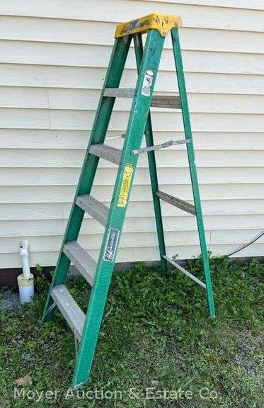 6' Louisville Fiberglass Step Ladder image